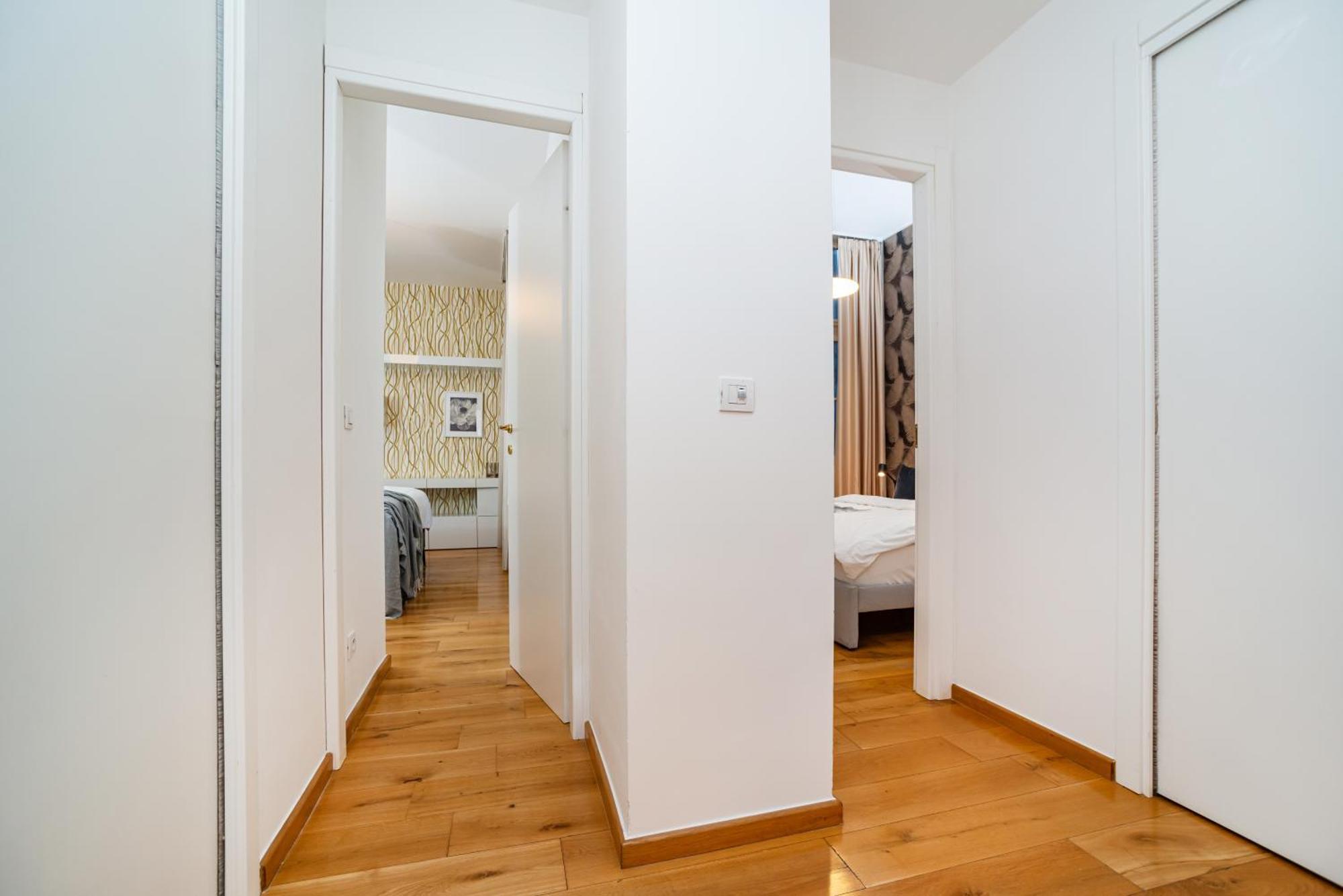 Large And Stylish In * Praga