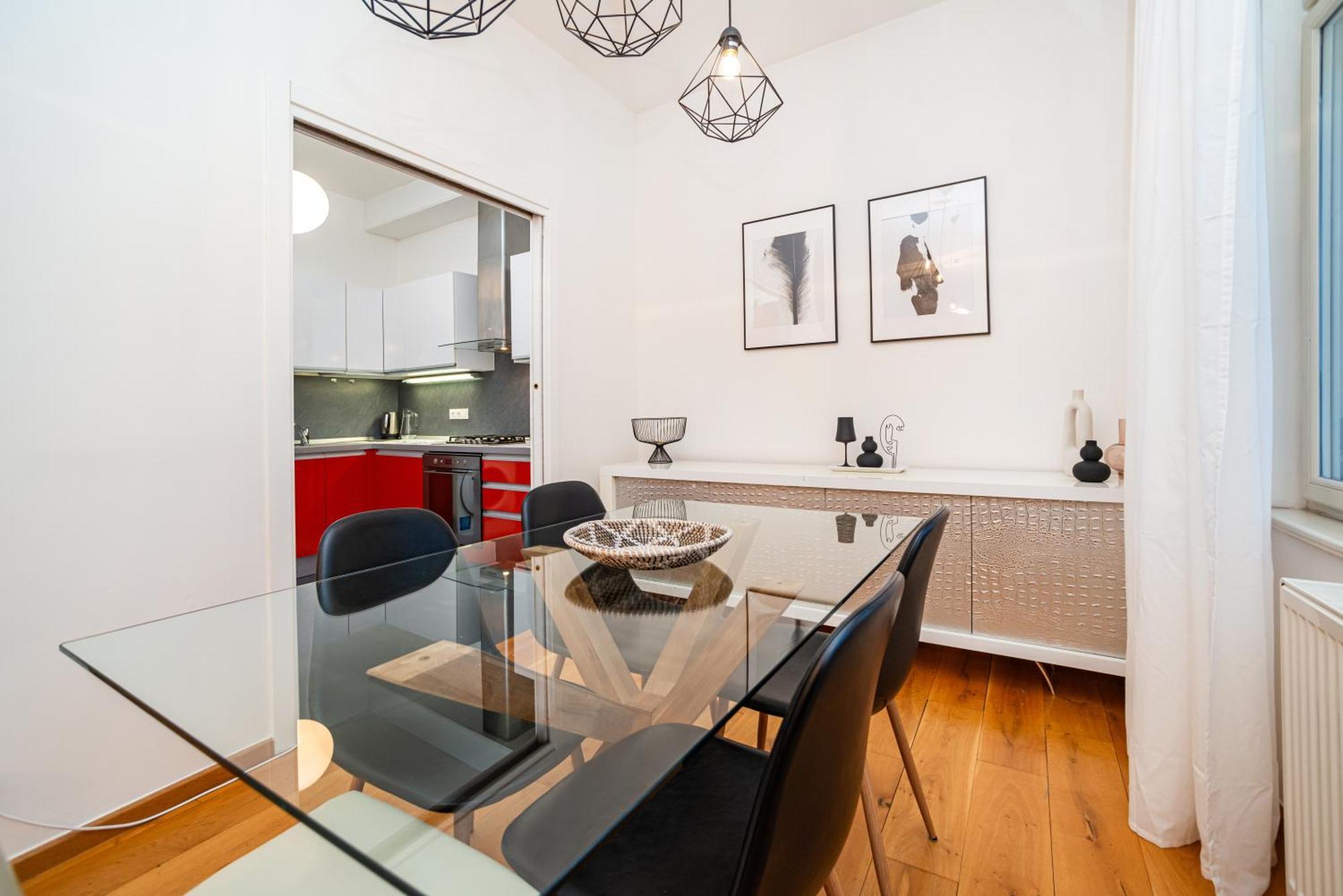 Large And Stylish In Appartamento *