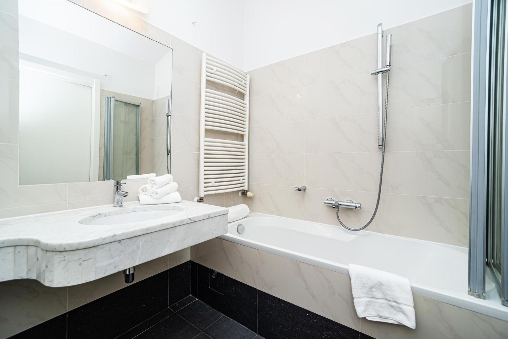 Appartamento Large And Stylish In Praga