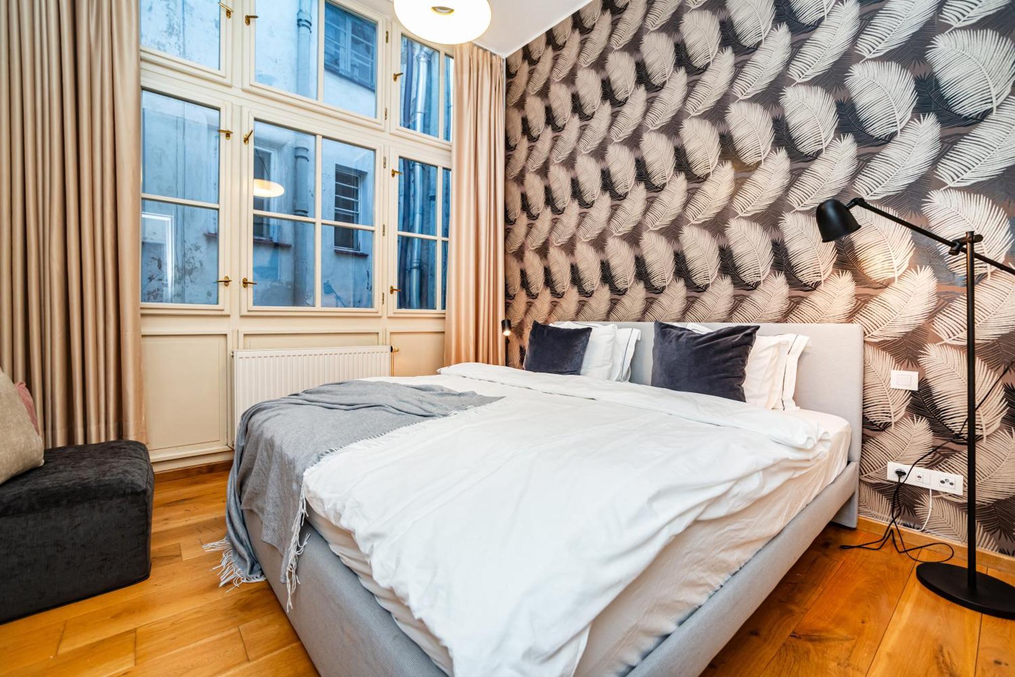 Large And Stylish In Appartamento Praga