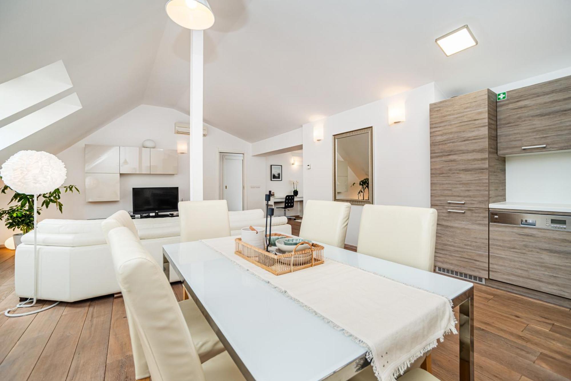 Appartamento Large And Stylish In Praga