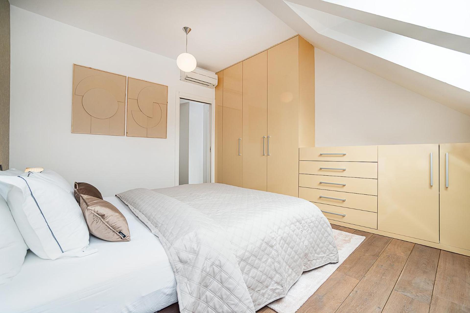 Large And Stylish In Appartamento